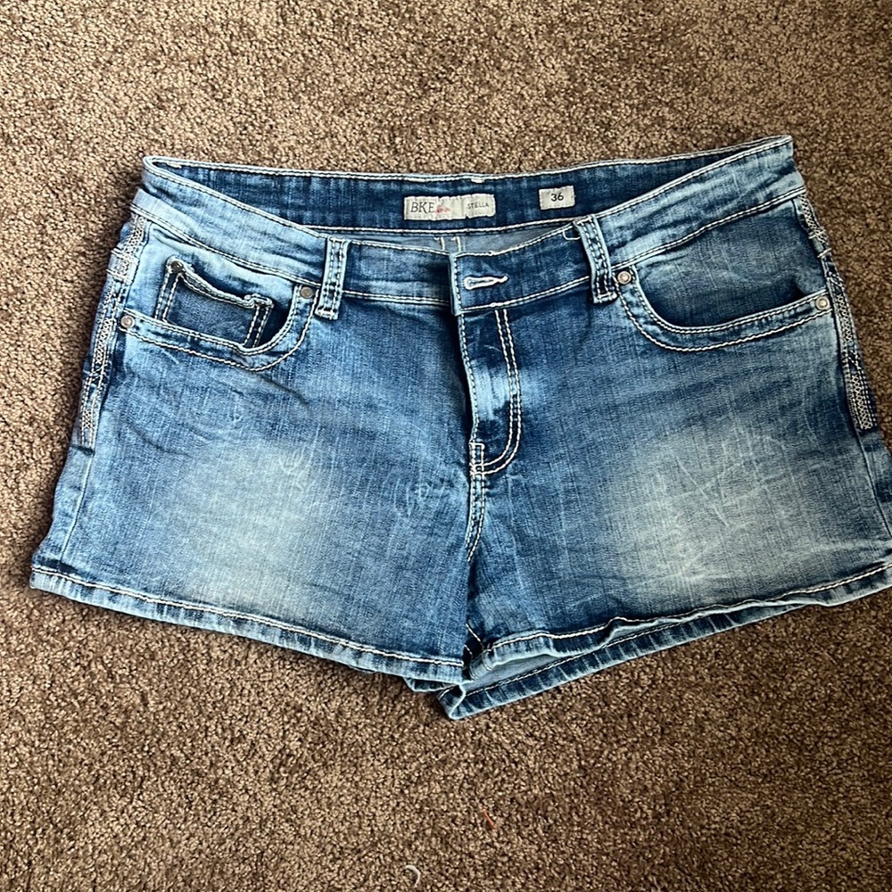 BKE denim. STELLA fit. Super stretch! Size 36. Like new condition